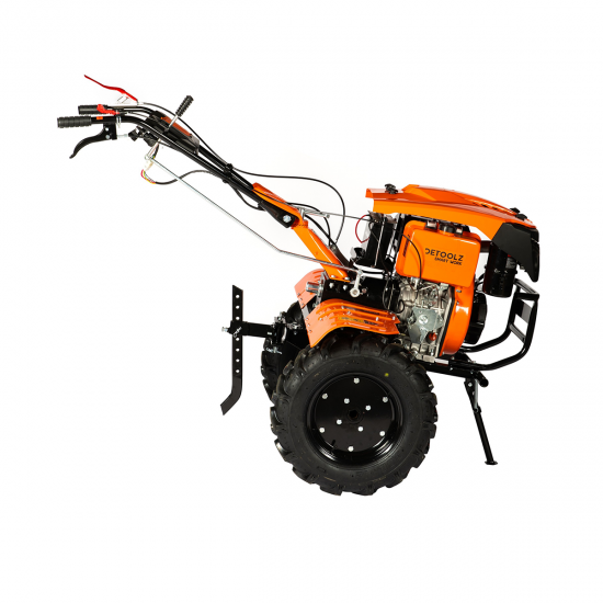 Motocultor, Detoolz, motorina, 11 CP, motor 4 timpi, 418 CC, 3 viteze, pornire electronica, capota cu faruri, latime maxima de lucru 115 cm, adancime maxima de lucru 10 cm, freze segmentabile cu discuri laterale, roti 500-12